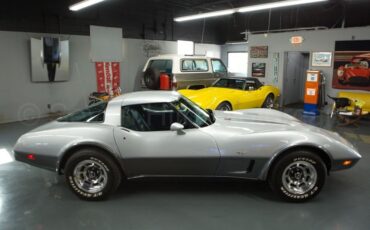 Chevrolet-Corvette-1978-Coupe-4