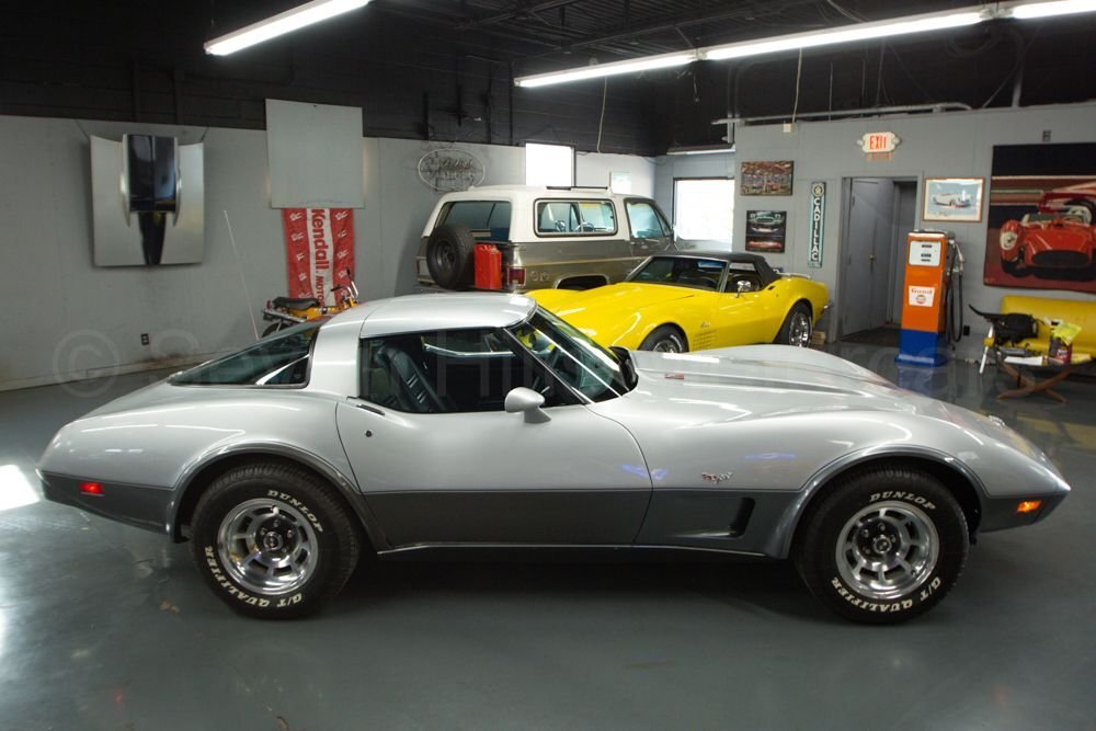 Chevrolet-Corvette-1978-Coupe-4