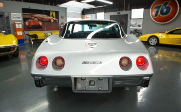 Chevrolet-Corvette-1978-Coupe-7