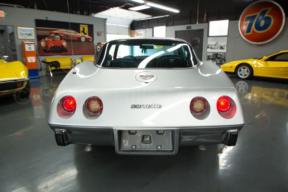 Chevrolet-Corvette-1978-Coupe-7