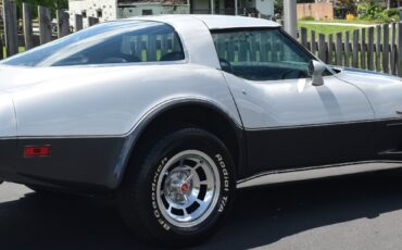 Chevrolet-Corvette-1978-Coupe-9