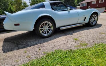 Chevrolet-Corvette-1978-blue-4