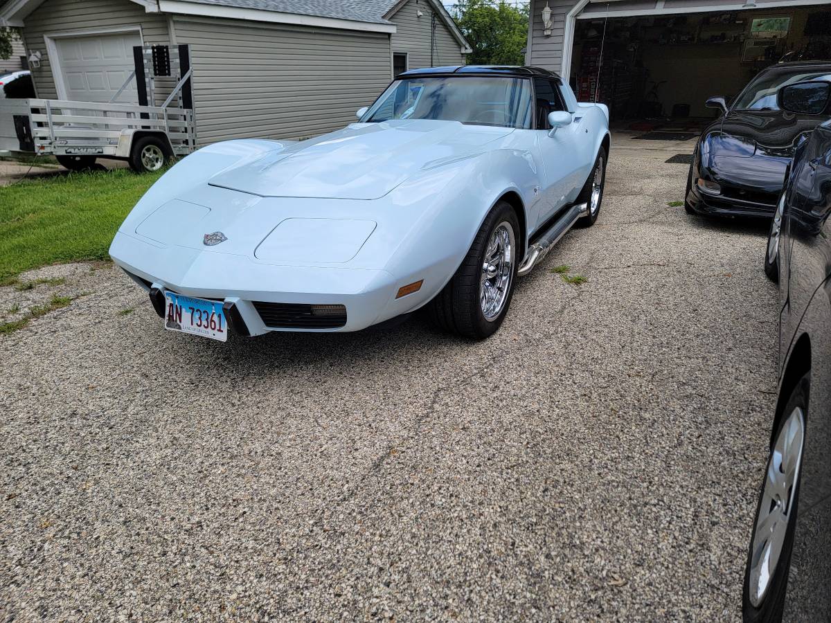 Chevrolet-Corvette-1978-blue-8