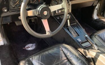 Chevrolet-Corvette-1978-custom-2