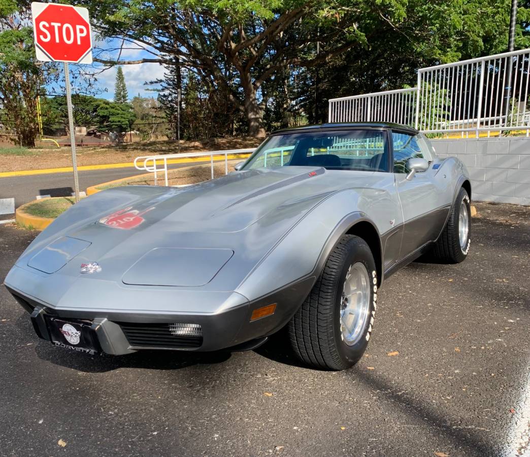 Chevrolet-Corvette-1978-custom-4