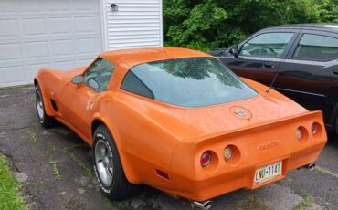 Chevrolet-Corvette-1978-orange-1
