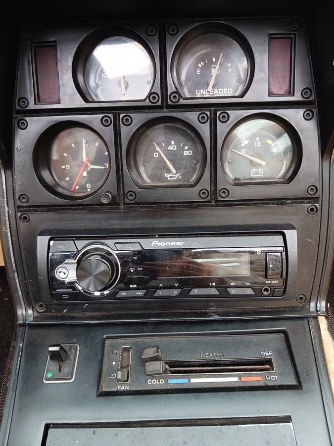 Chevrolet-Corvette-1978-orange-3