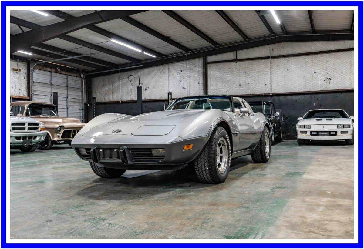 Chevrolet Corvette  1978 silver
