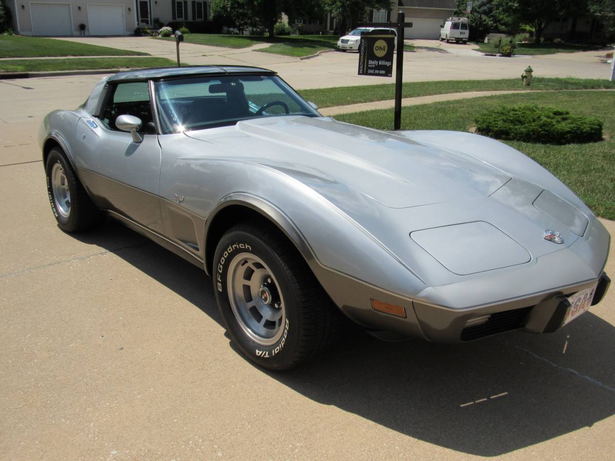Chevrolet Corvette  1978 silver