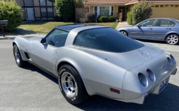 Chevrolet-Corvette-1979-10