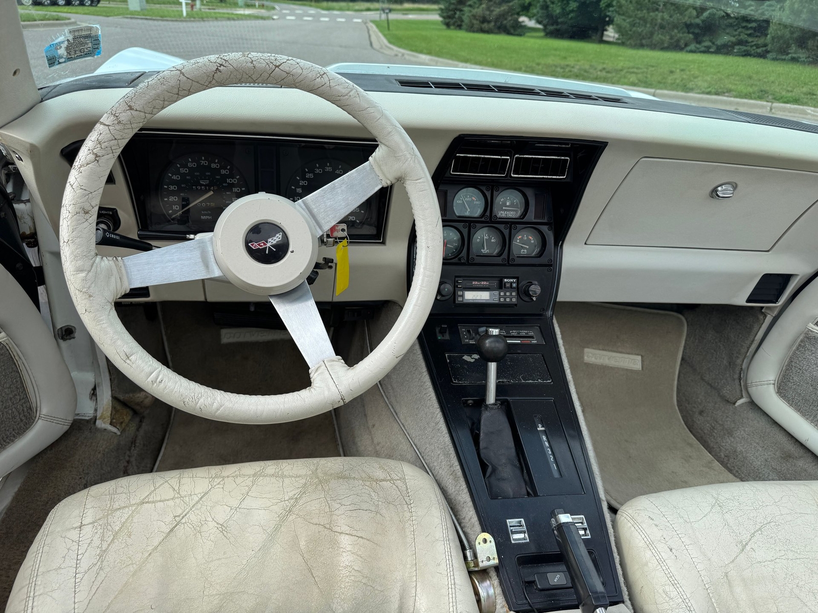 Chevrolet-Corvette-1979-17