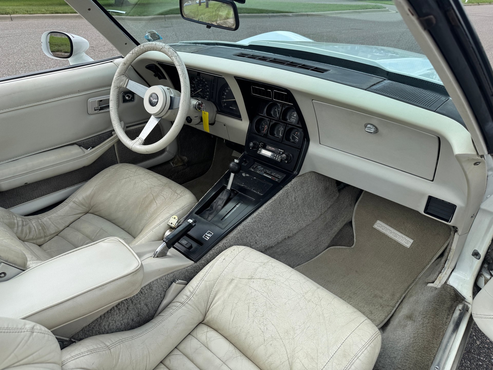 Chevrolet-Corvette-1979-18