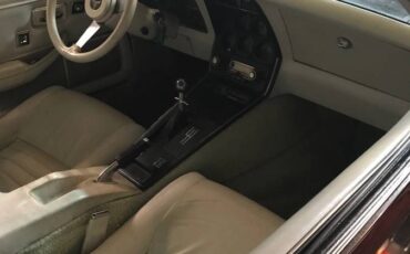 Chevrolet-Corvette-1979-2