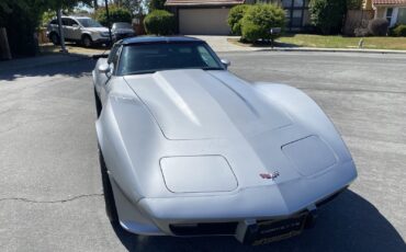 Chevrolet-Corvette-1979-2