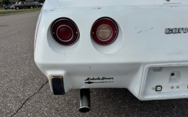 Chevrolet-Corvette-1979-33