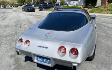 Chevrolet-Corvette-1979-4