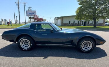 Chevrolet-Corvette-1979-Coupe-2