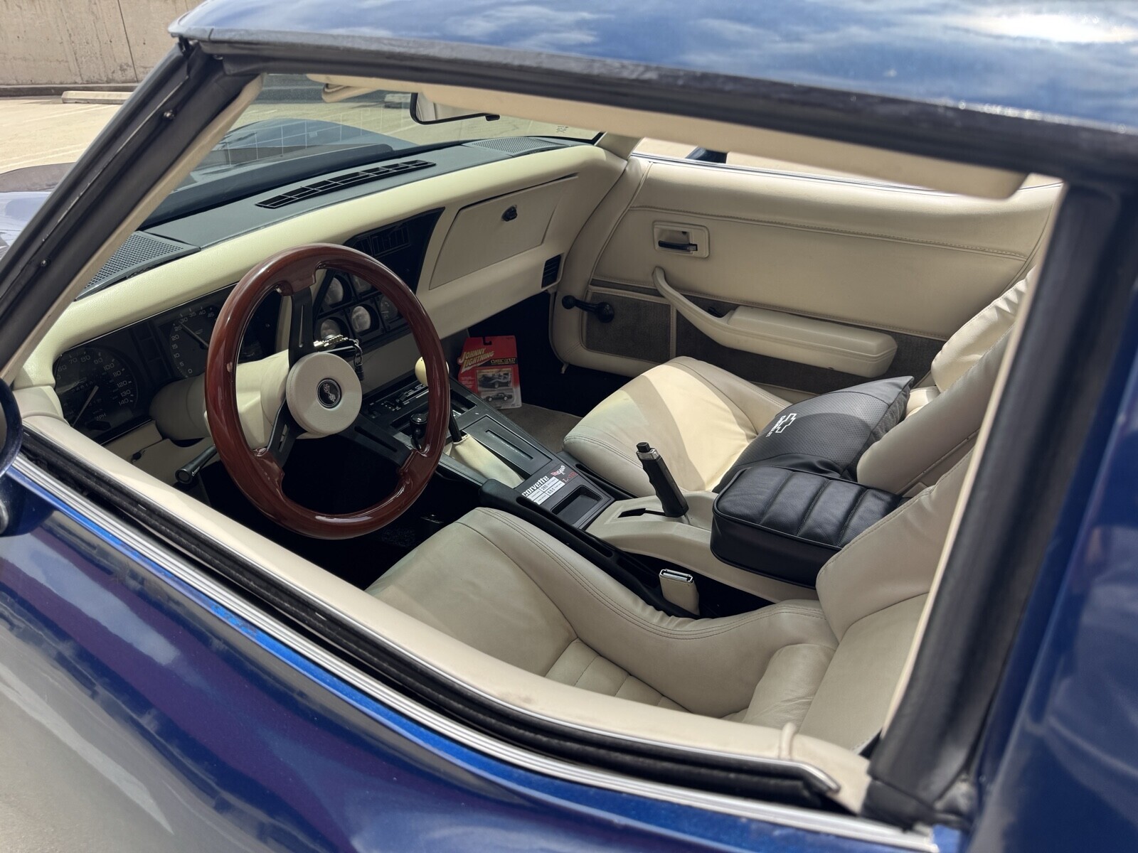 Chevrolet-Corvette-1979-Coupe-39