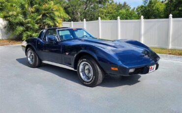 Chevrolet-Corvette-1979-blue-1