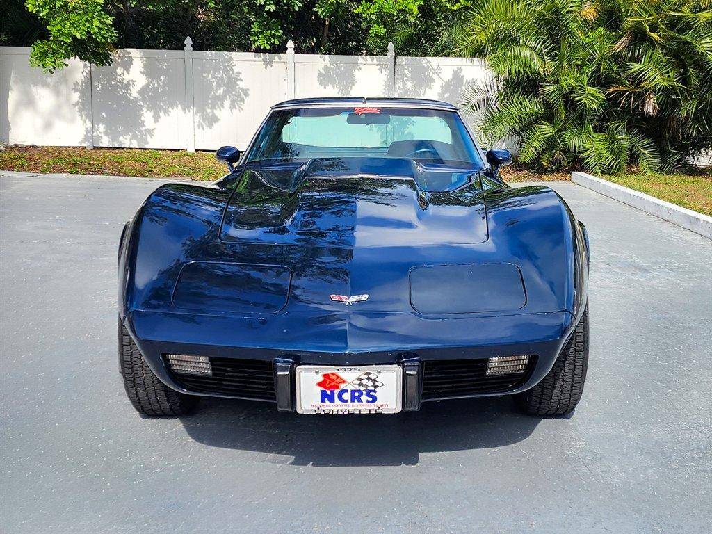 Chevrolet-Corvette-1979-blue-10