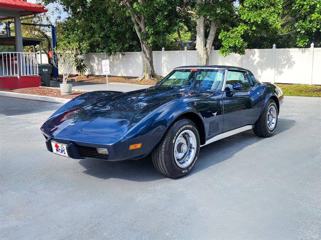 Chevrolet-Corvette-1979-blue-11