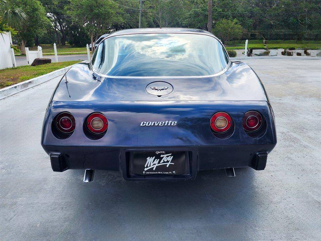 Chevrolet-Corvette-1979-blue-13