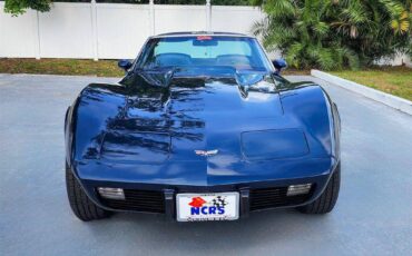 Chevrolet-Corvette-1979-blue-2
