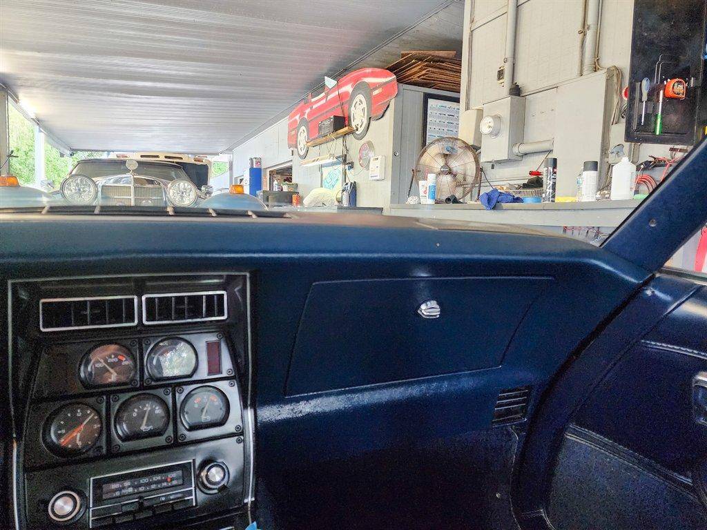Chevrolet-Corvette-1979-blue-21