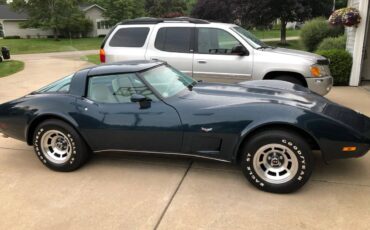 Chevrolet-Corvette-1979-blue-5