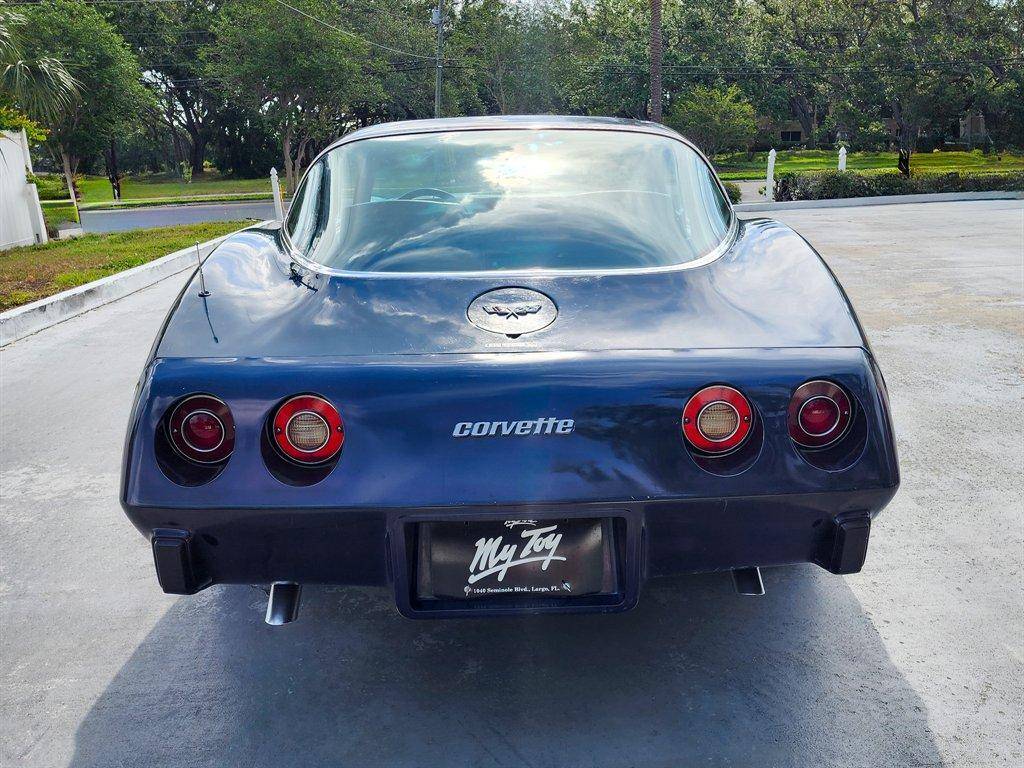 Chevrolet-Corvette-1979-blue-6