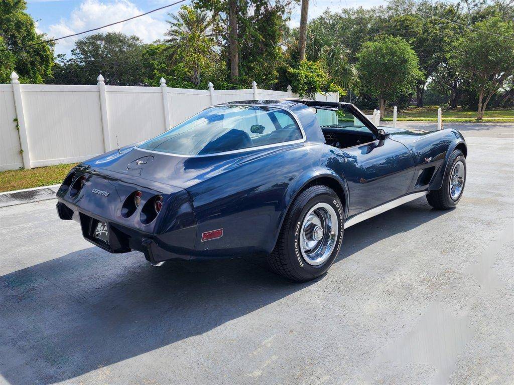 Chevrolet-Corvette-1979-blue-7
