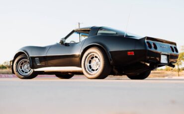 Chevrolet-Corvette-1980-black-2