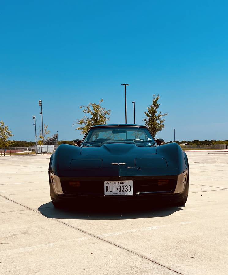 Chevrolet-Corvette-1980-black-9