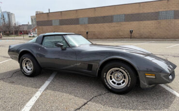 Chevrolet-Corvette-1981-Coupe-27