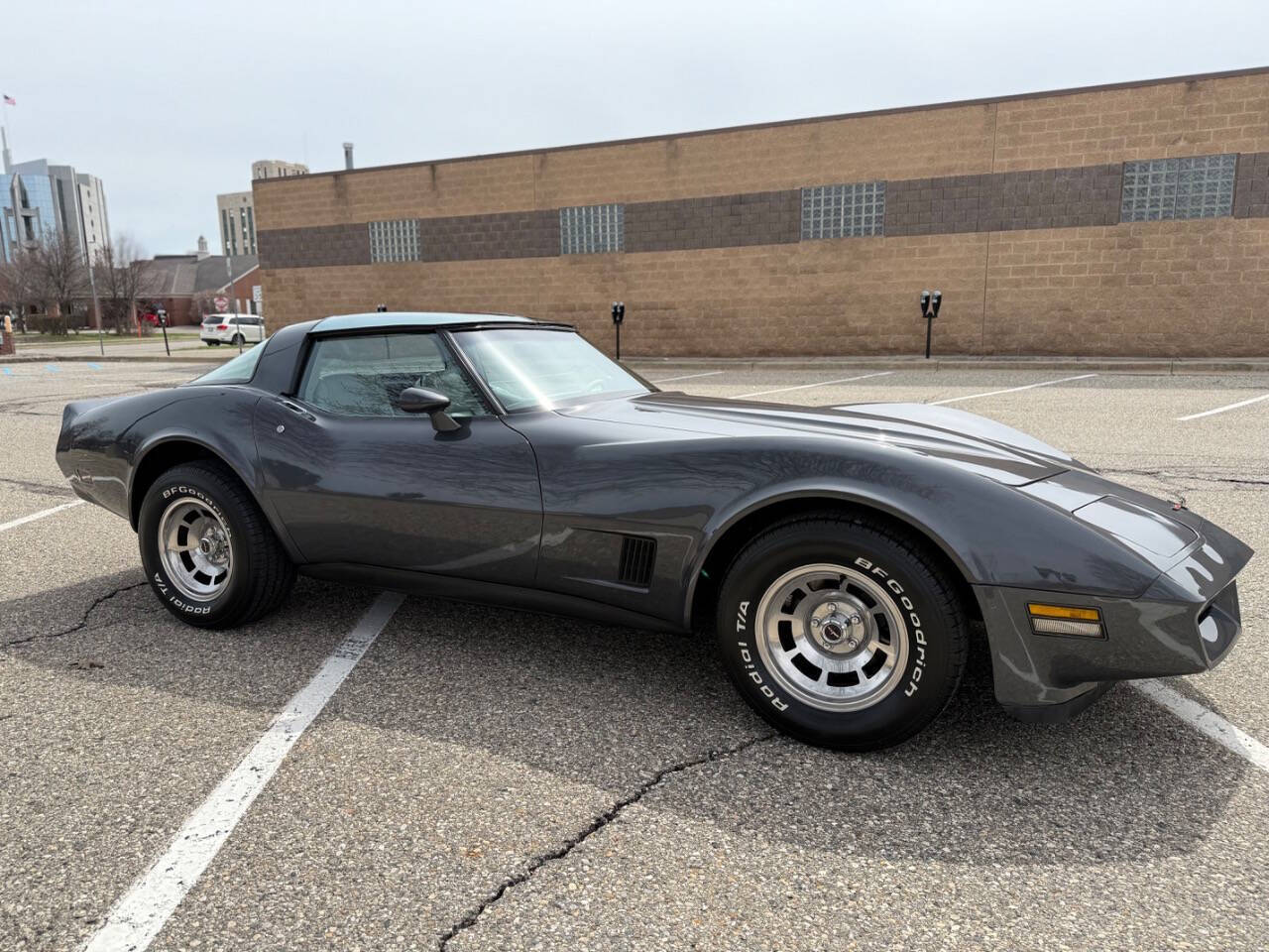 Chevrolet-Corvette-1981-Coupe-27