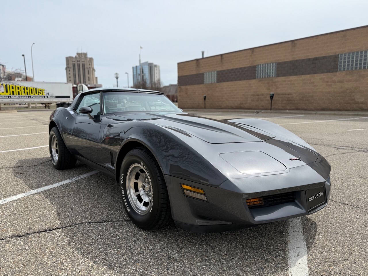 Chevrolet-Corvette-1981-Coupe-29