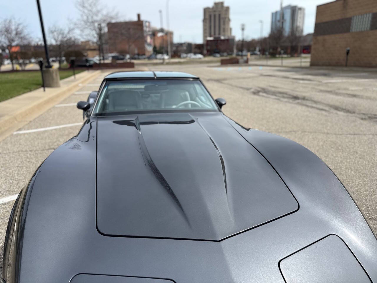 Chevrolet-Corvette-1981-Coupe-32