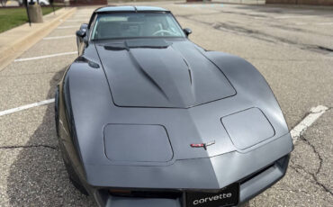 Chevrolet-Corvette-1981-Coupe-33