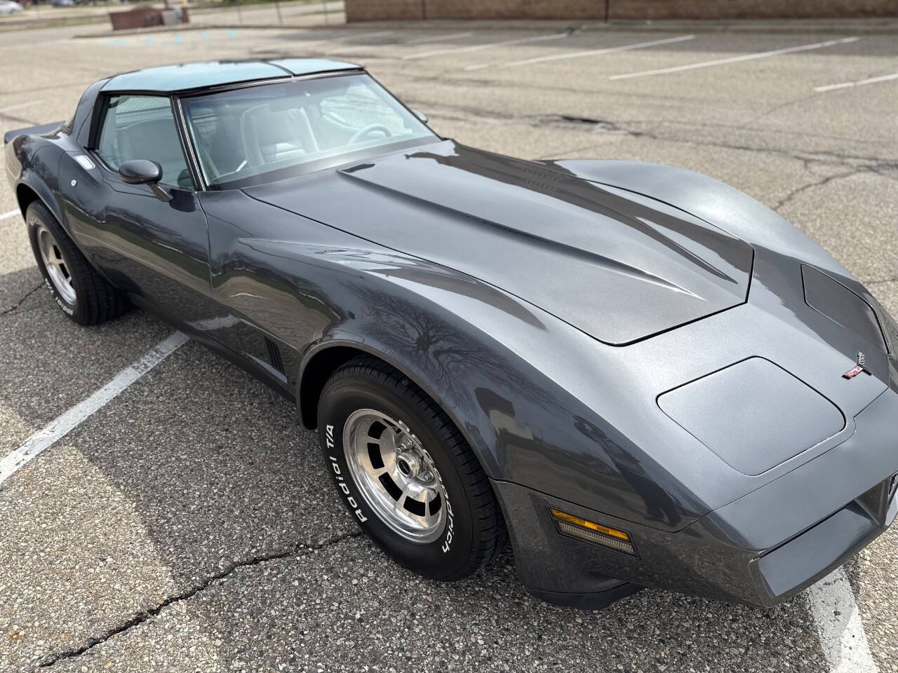 Chevrolet-Corvette-1981-Coupe-36