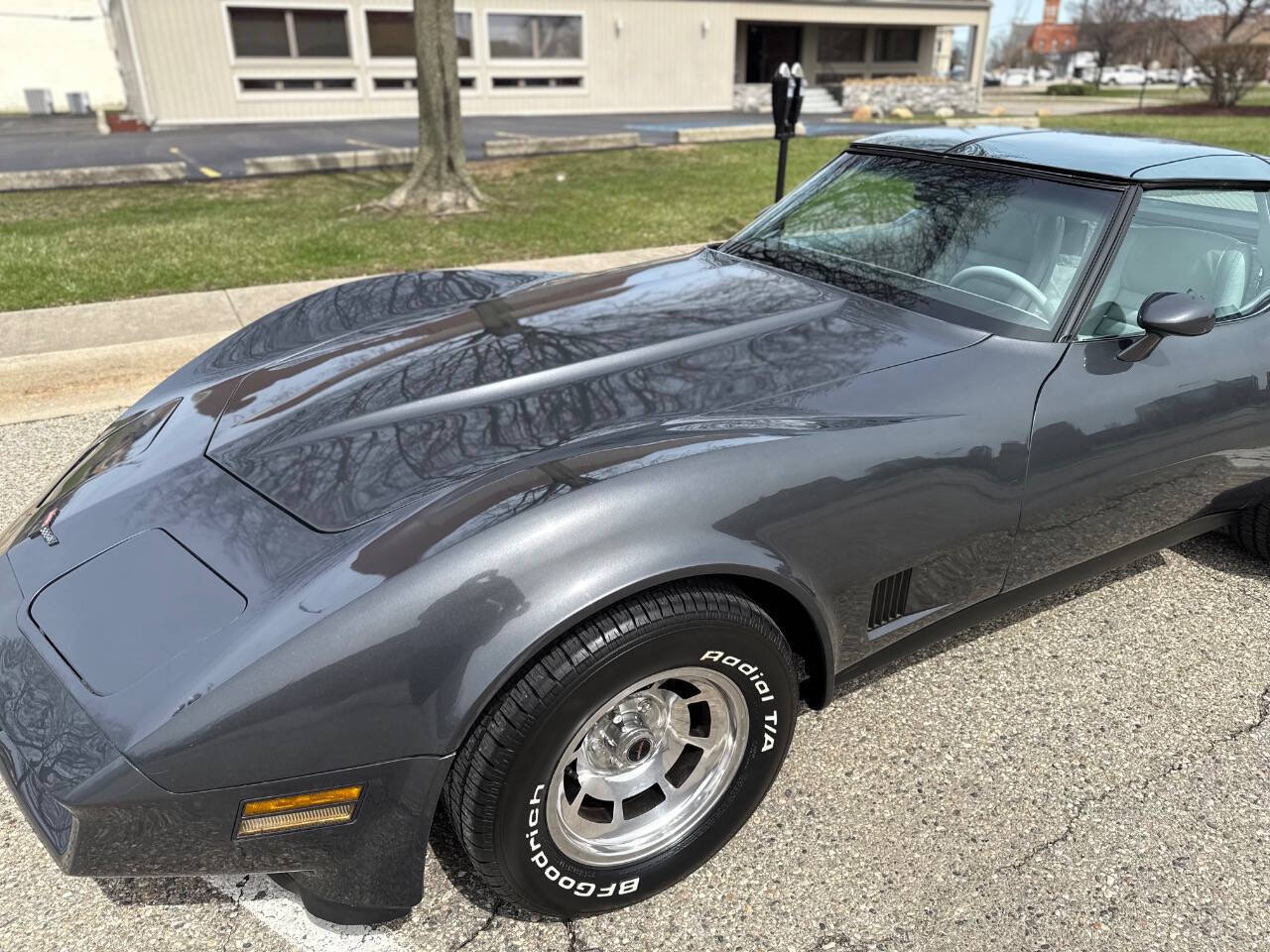 Chevrolet-Corvette-1981-Coupe-39