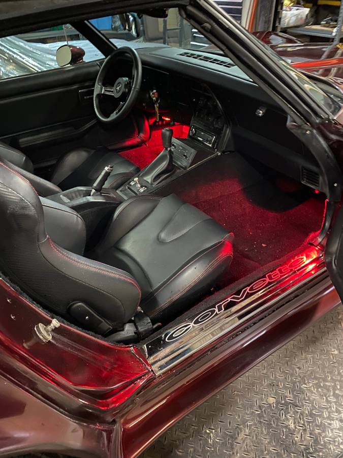 Chevrolet-Corvette-1981-red-1