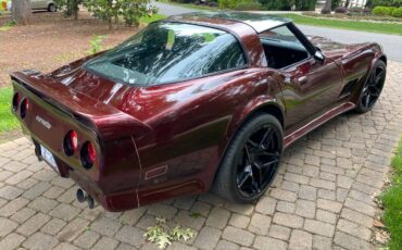 Chevrolet-Corvette-1981-red-2