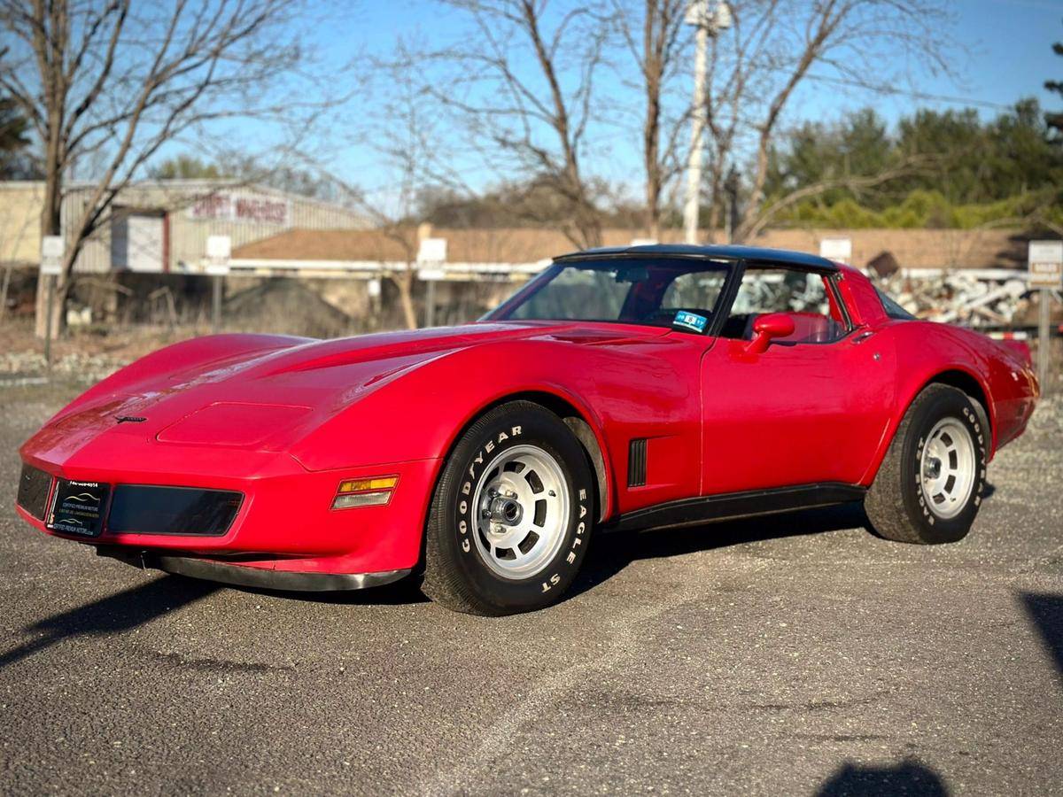 Chevrolet Corvette  1981 red