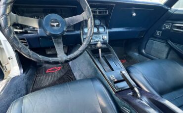 Chevrolet-Corvette-1981-white-4