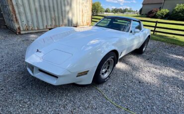 Chevrolet-Corvette-1981-white-6