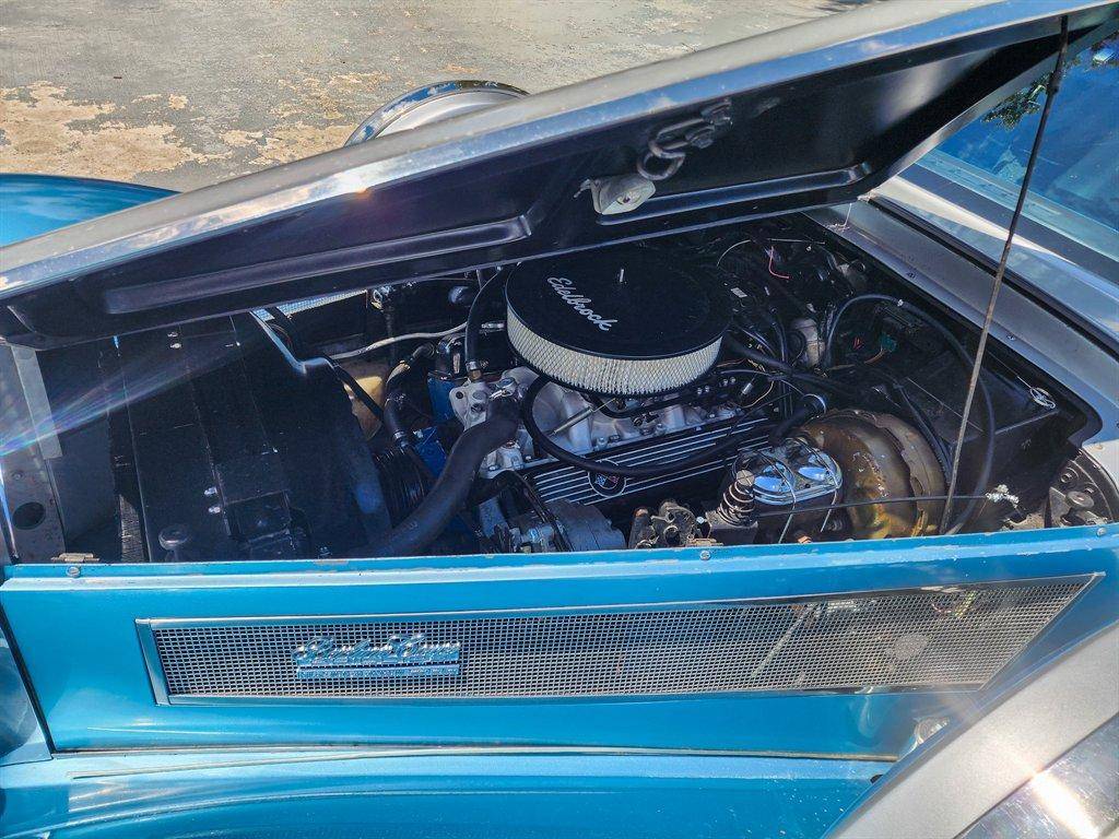 Chevrolet-Corvette-1982-10