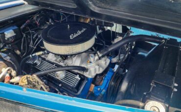 Chevrolet-Corvette-1982-12