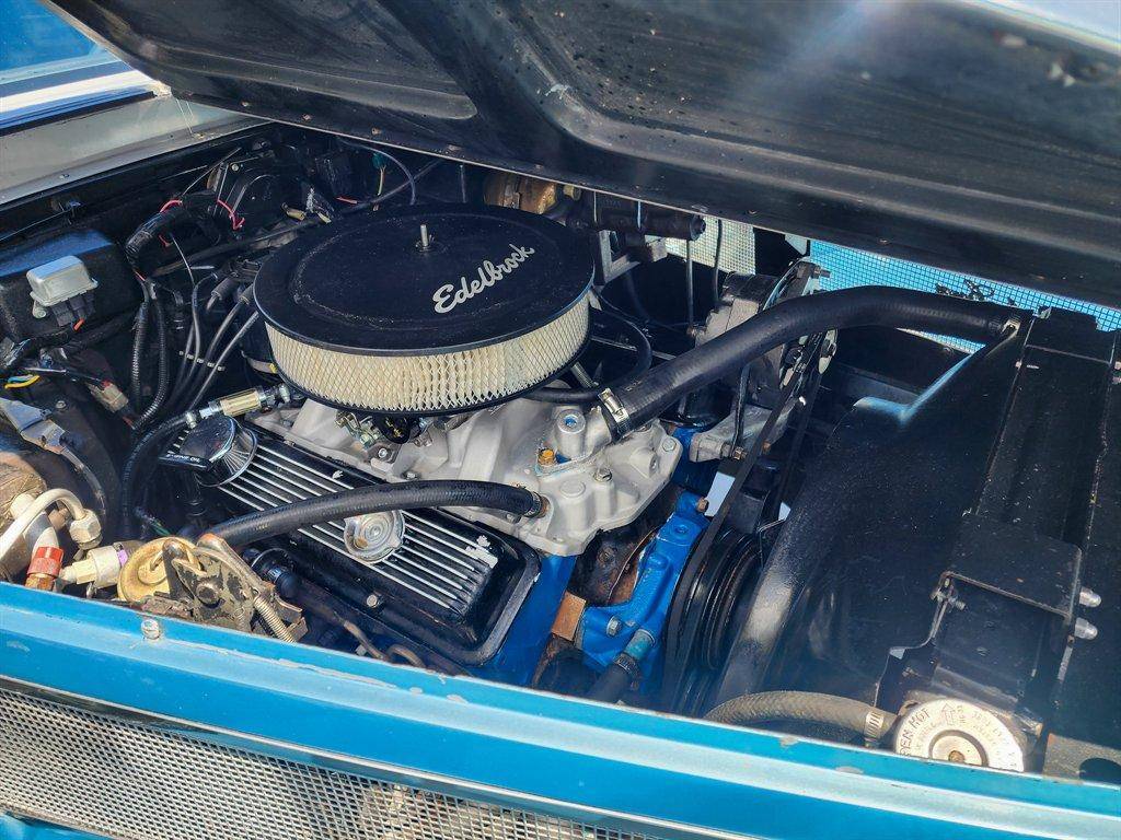 Chevrolet-Corvette-1982-12