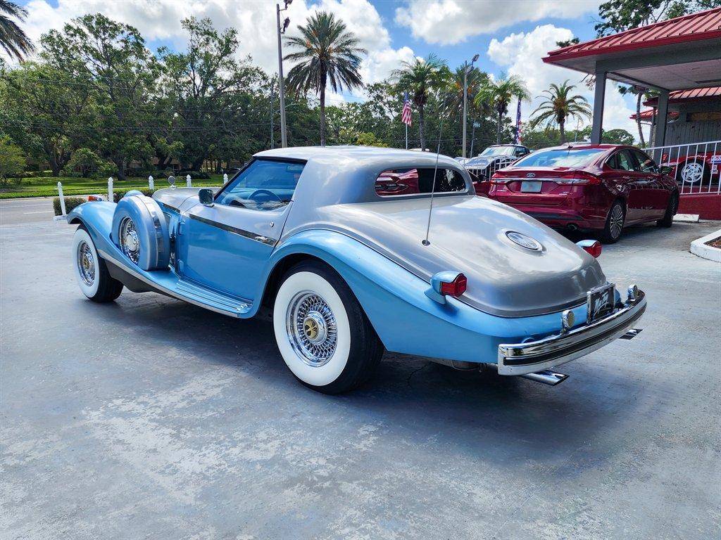 Chevrolet-Corvette-1982-5