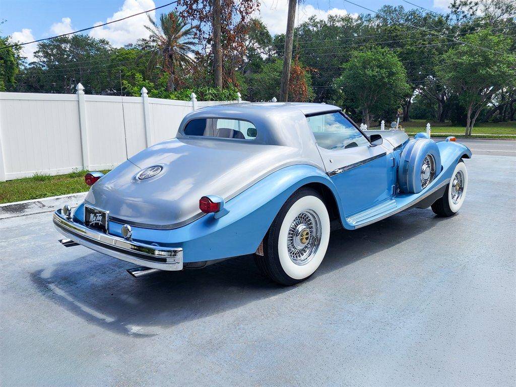 Chevrolet-Corvette-1982-7